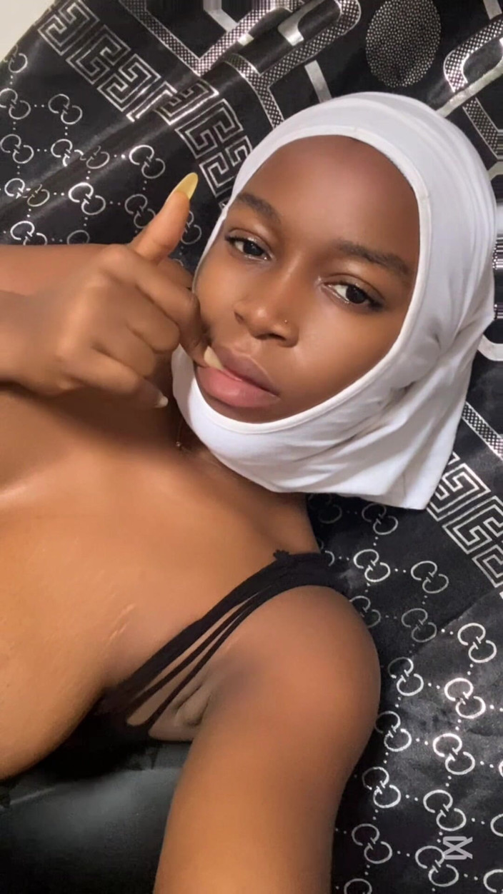 Slipperyblackgirl: All Hail sexy kluzká kundička, která mě chtěla pro více