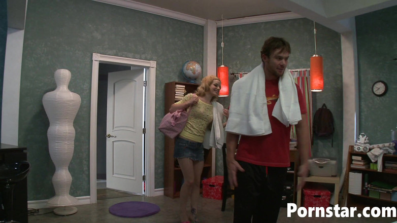 Pornstars: Lubang Ally Ann digerudi tegar hanya cara yang dia mahukan