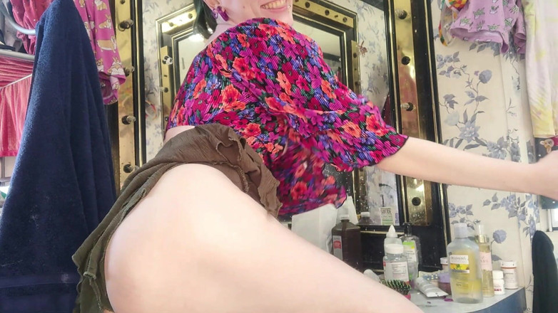 Lori Critter: Hippie Chick Fucks You After Concert POV