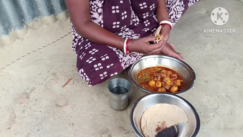 Chmeli1: Desi Bhabhi Ate Roti con pollo e si è divertito