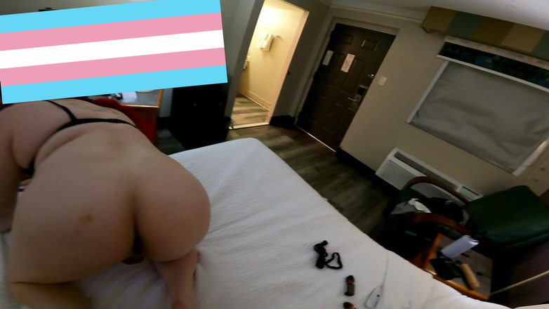 DaddyandLexa: 人妖在吮吸鸡巴后被快速肛交内射