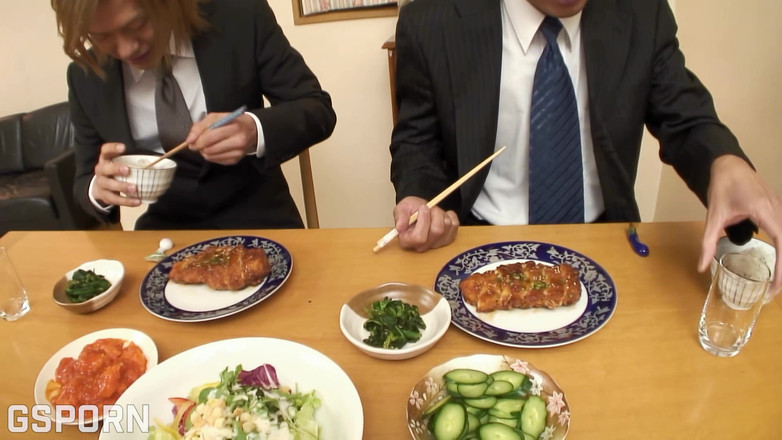 Go Sushi: ホットJAV3Pクソセクシー熟女とダブルマンコ中出し