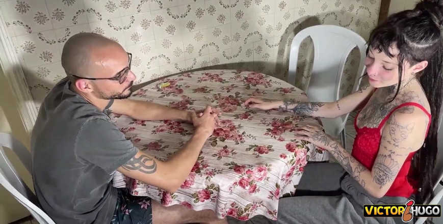 VictorHugo: Minha namorada me largou por um pau grande