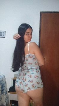 Debora Mendes in Her Pajamas to Spend New Year's Eve