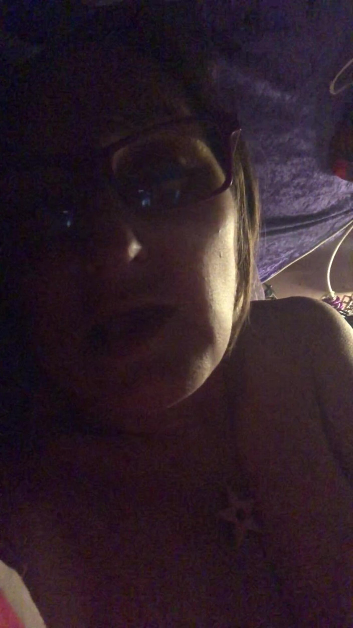 MistressWriggler: Když mačkání kovové koule může udělat orgasmus. Celé video!