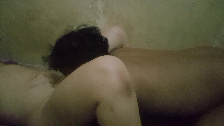 Angelina Pop: Die muschi des freundes bis zum squirten lecken