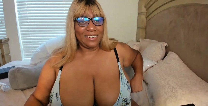 Josie4yourpleasure: Streaming dimulai 05/06/2022 05:13 Pm Hai