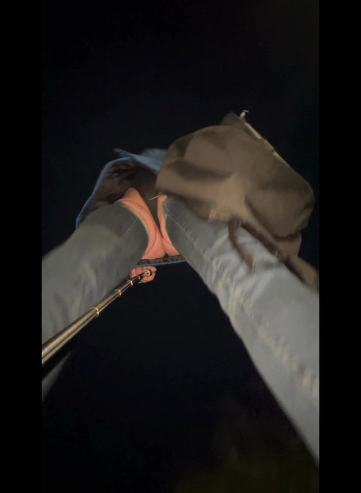 No limit cbt slave: Mariquita esclava se muestra al aire libre