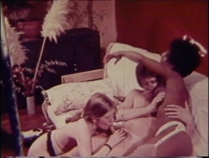 Vintage megastore: Zenci kız deney yapan çiftle ırklararası üçlü seks