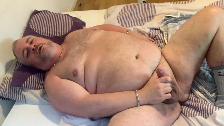B A Bear: Fat stepdaddy Pig Wanks shows hole &amp; cums