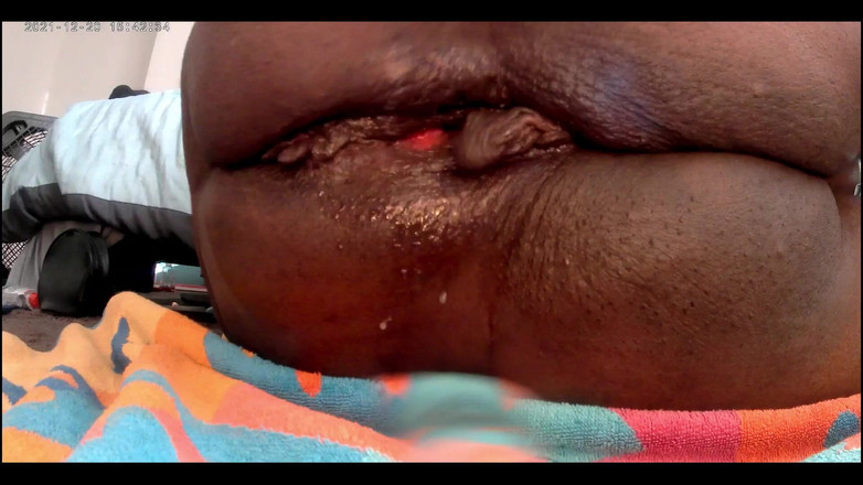 His Queen Suga: Si Dia Memerlukan Pancutan Mani Di Sana