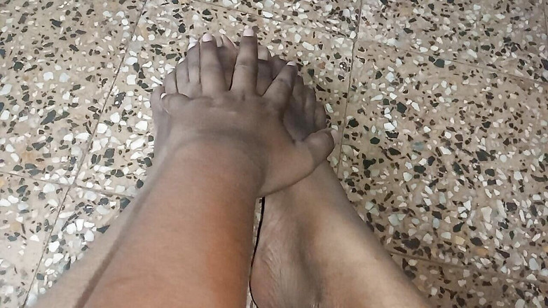 Sweet Indian cock: Fodendo vídeo de Mura Bhabhi aplicando creme