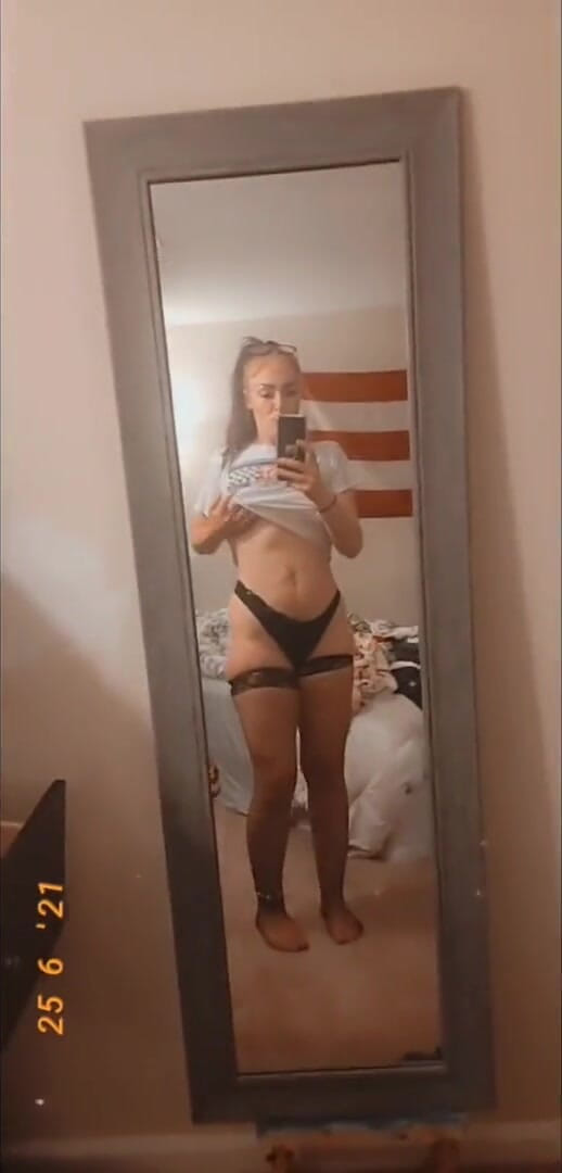 Kiss My Sole: Foot tease, squats, fish nets