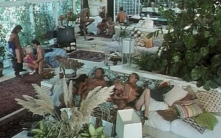 Inhonorof porn: 庆祝Moana生日的大群交派对