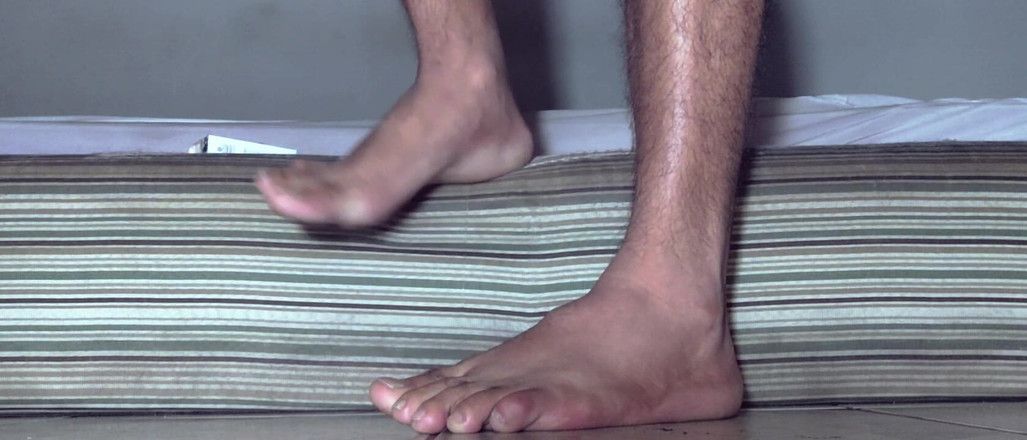 Stink HairyMale: Kouřím a ukazuji nohy