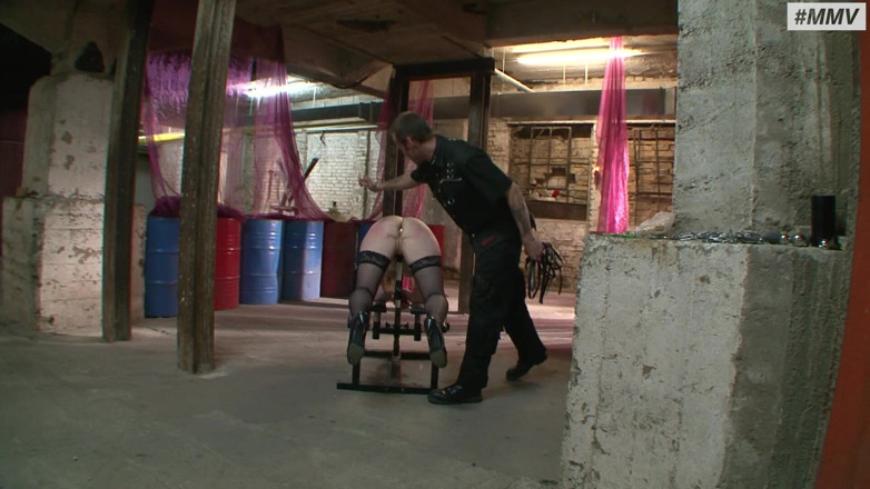 Absolute BDSM: German BDSM buttplug slave