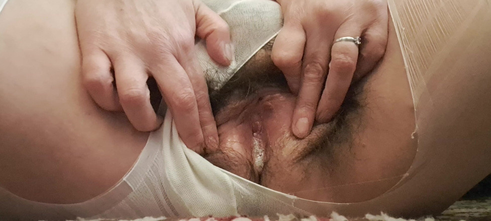 Mommy big hairy pussy: Masturbare, joacă pian pentru a termina milf