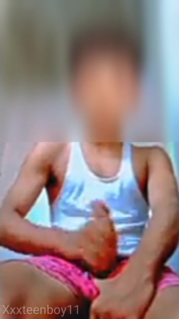 Xxxteenboy11: Thủ dâm và phòng tắm