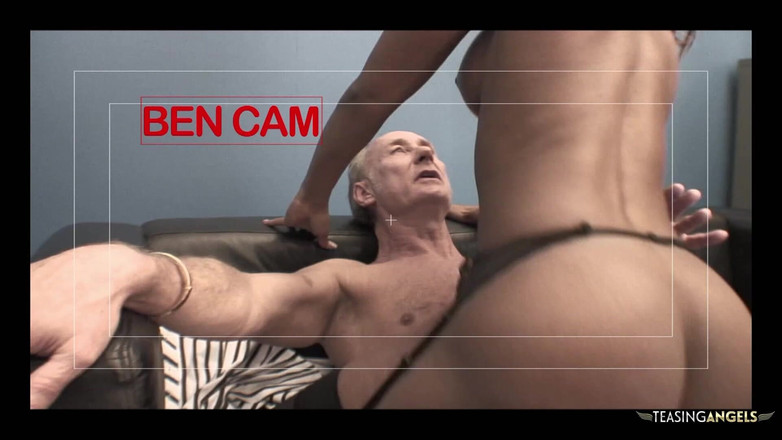 Teasing Angels: A la secretaria negra le gusta el sexo grupal interracial...