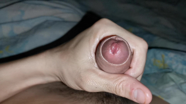 SEXY_GUYBEST: 我的鸡巴在晚上变得非常坚硬，让我醒来