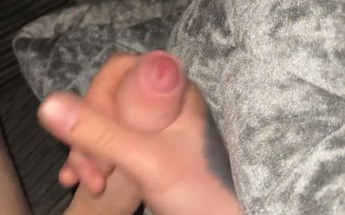 jay jenson: Sega subdosa sul divano del mio amico dove sborro