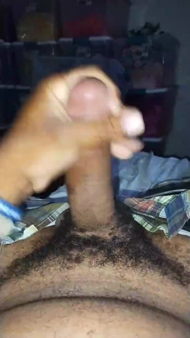 Pharoah Zeus: Masturbuje v domě kamaráda