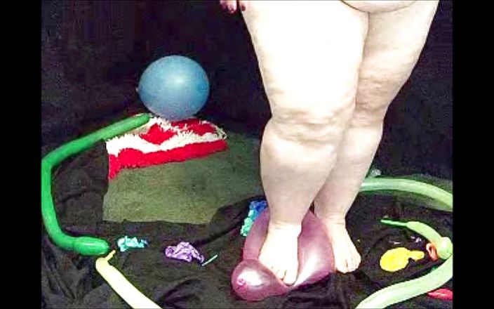 Foxy Rose: BBW balloon play