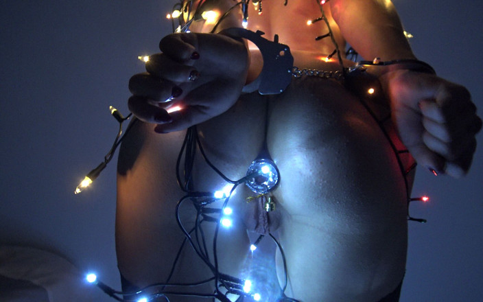ScarletFitXX: My Very Own Submissive and Fuckable Christmas Tree Gets Creampied!