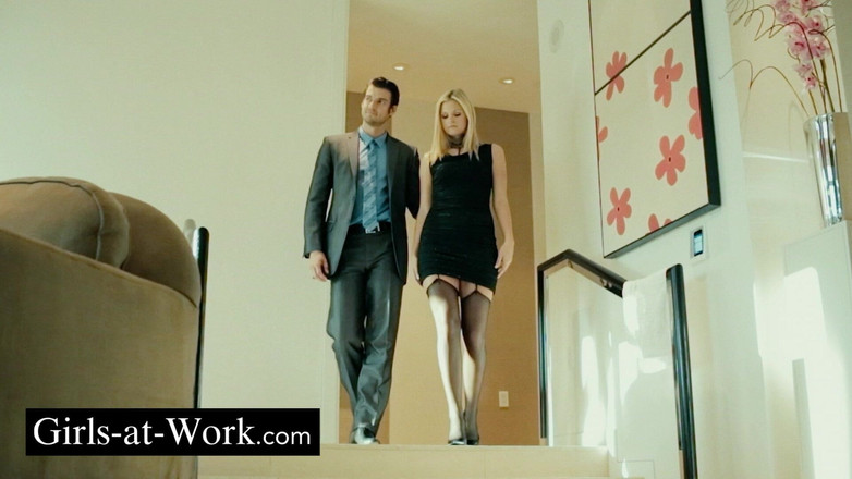 Girls At Work: Scarlet Red अपने आदमी के लिए सुपर टॉरिड