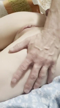 큰 자지 벌리고 보지 사정