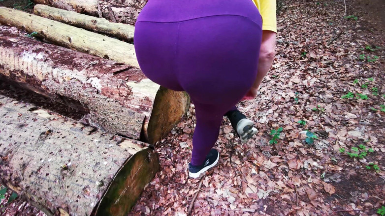 Bouncy Tits Action: Göğüslerini tokatladıktan sonra vajinanı cezalandırmama izin ver