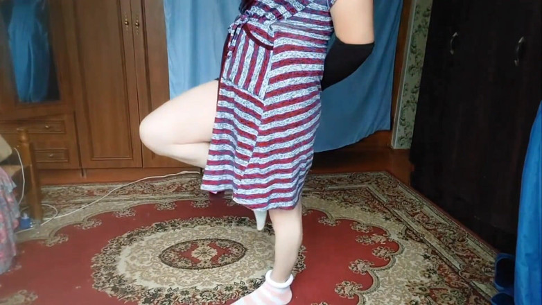 Kitty_Cross: Velký výstřik Roztomilé Ladyboy Nohy Sexy Zelené Šaty Sexy Tělo Hezký...