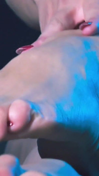 Do You Feel Addicted to My Feet?