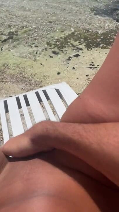 Spuirtcouplexxxx: Mega squirt on the beach of Valalta near the Schweinchenstrand...