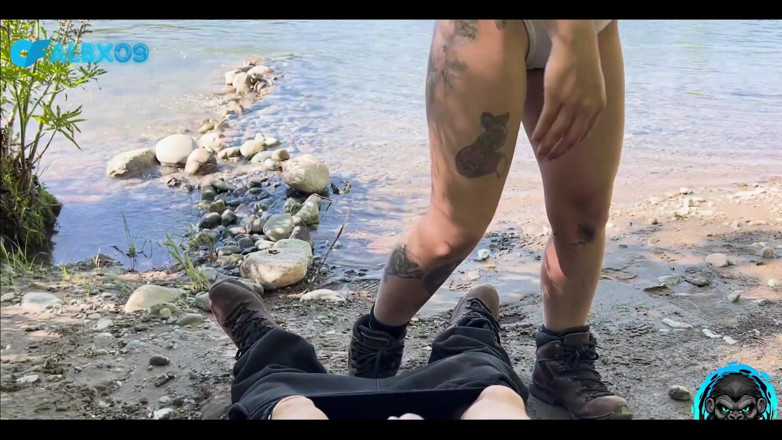 Sr Mono y Alba: In the Middle of the Forest