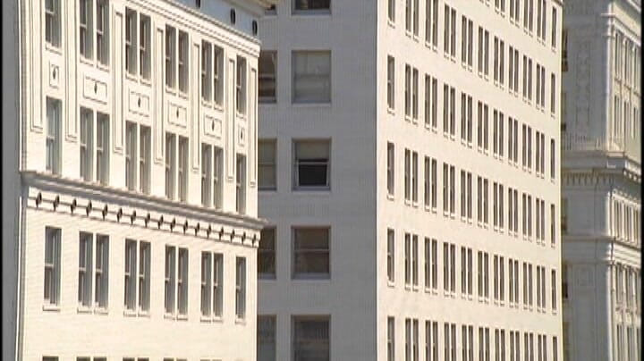 Dark Holes: Bạn có thể là cha dượng của tôi