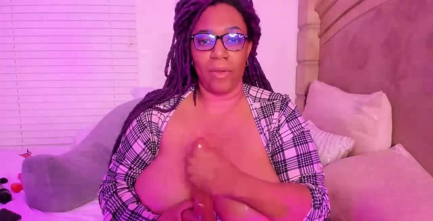 Josie4yourpleasure: 直播开始 2021/04/19 03：20 上午 闲逛