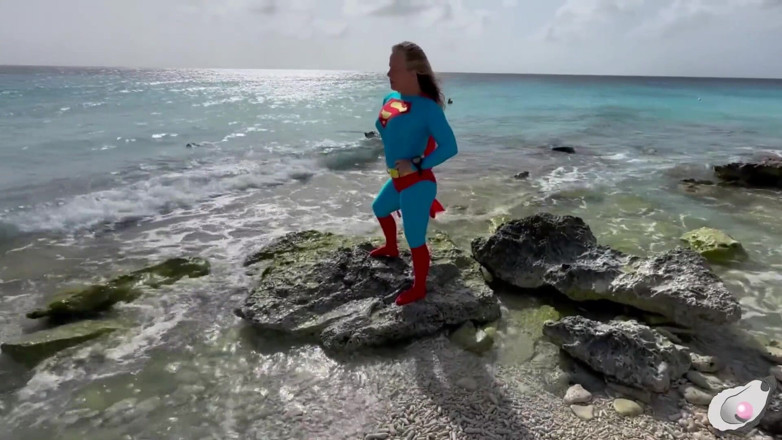 Mistress Pink Pearl: Supergirl Meets the Horniest Octopus in Bonaire