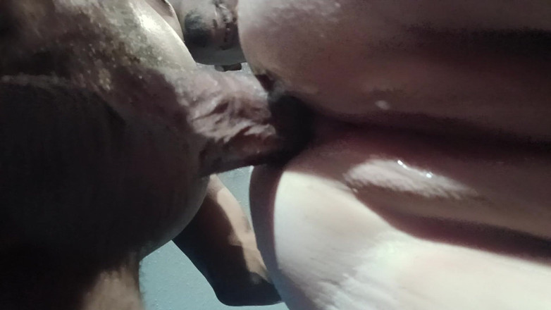 Sloppylynn: Get Her Ass Filled up BBC Try Put in There...