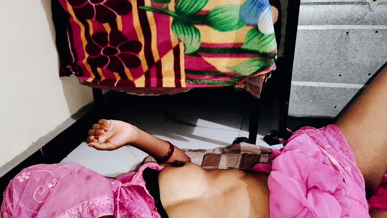 Raj porno studio: Desi Indische nieuwe Bhabhi geneukt in Saree