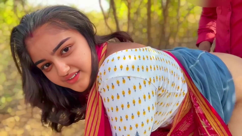 Your_aisha: Indická desi vesnická holka venkovní šukání virální mms video, těsná kundička šukání...