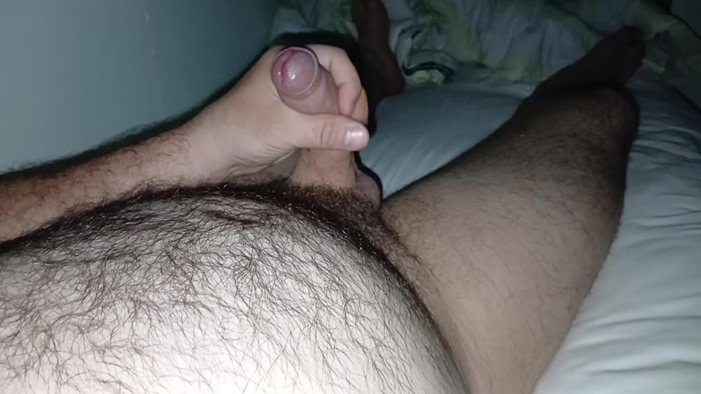 Uhri: Uncut Hairy Gay Masturbating and Cum
