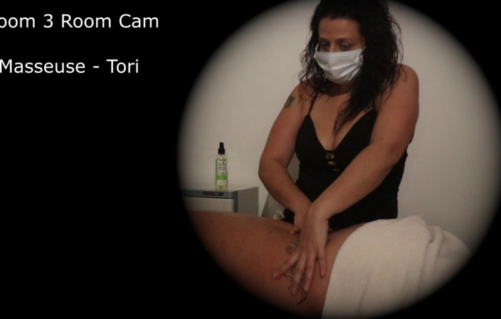 Jerky Sluts: Tori - Room Cam Handjob