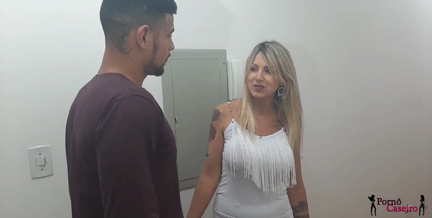 VictorHugo: Wanita tua nakal nyepong kontolku sampai crot di mulutnya