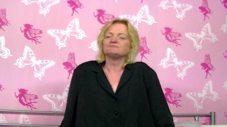 Deutsche Frauen: Mature German Blonde Masturbates in Solo Action