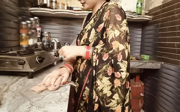 tannu: Tanya Bhabhi's Kitchen Me Romantic Chudai with Devar, in Clear...