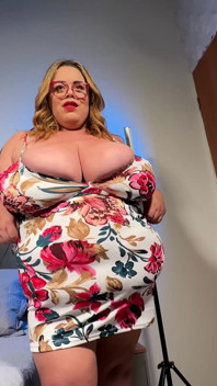 노예에게 사정하고 후장을 따먹히는 거유 라틴계 천사 BBW