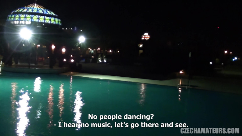 CzechAmateurs: Nghiệp dư Séc 22 chơi ba người với một người bạn...