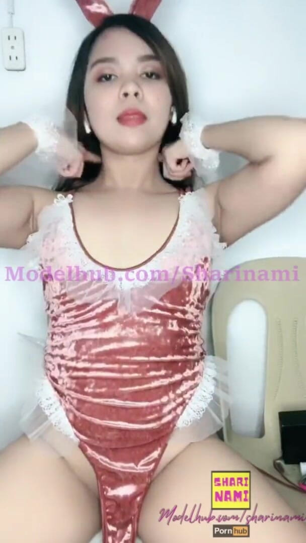 AsianSharinami: Chica asiática cachonda quiere que su novio se masturba mientras...