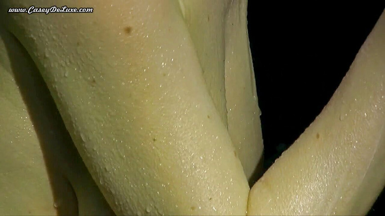 Casey Deluxe: Casey şelalede fotoğraf çekimi